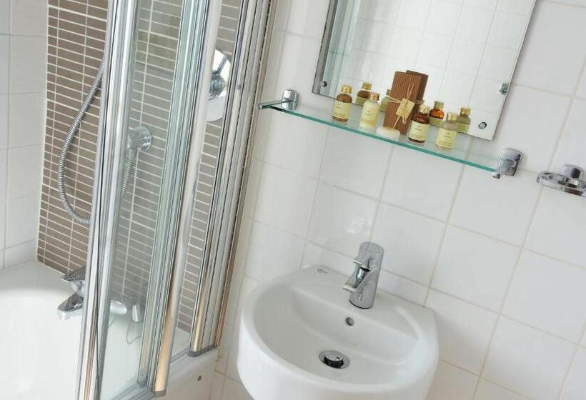 酒店 The White Lion