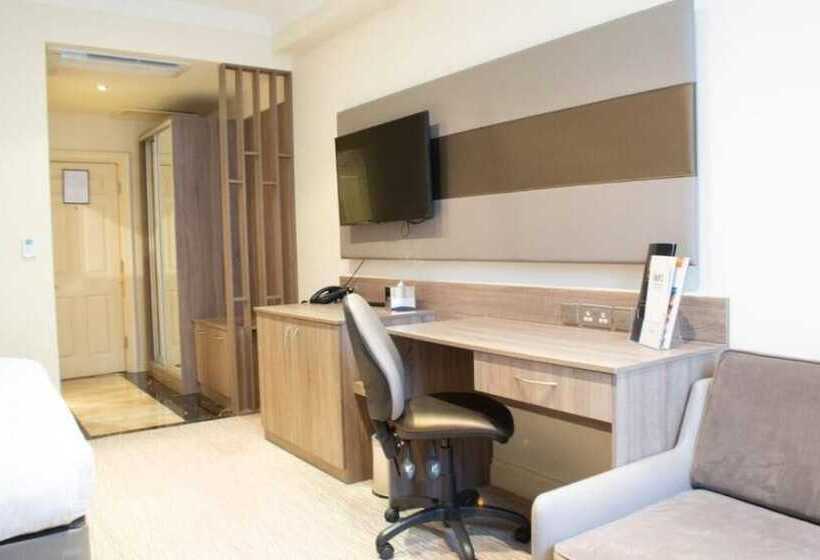 Отель Tong Park