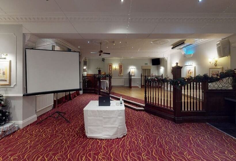 Отель Tong Park