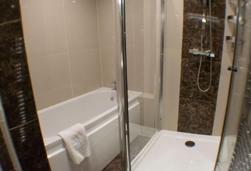 Отель Tong Park