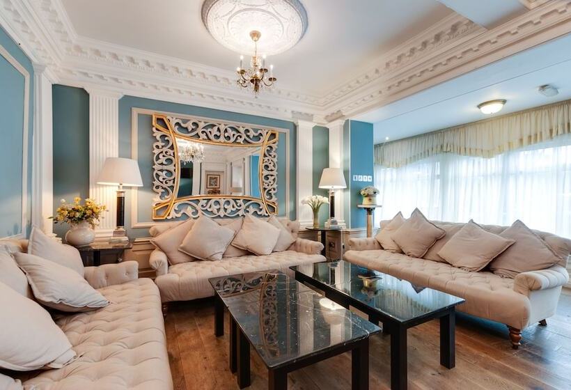 The Empire Hotel & Spa