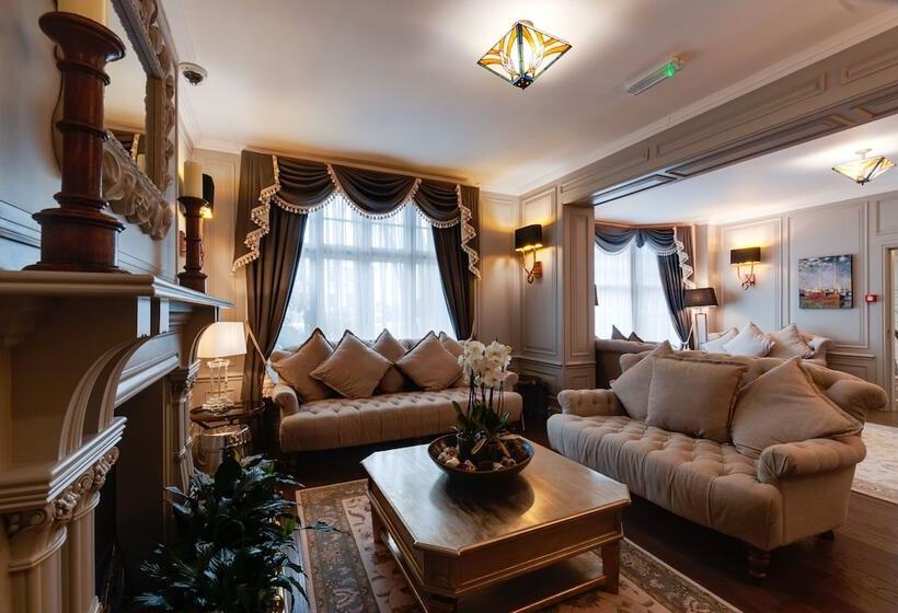 The Empire Hotel & Spa