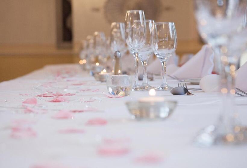 The Victoria Hotel Manchester By Compass Hospitality