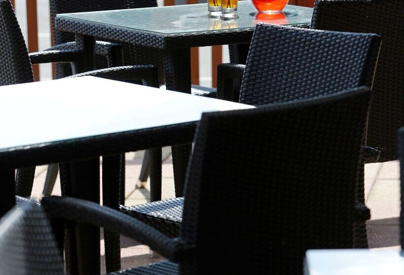 Отель Best Western Heath Court