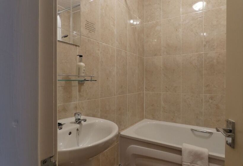 בית מלון כפרי Brook Marston Farm