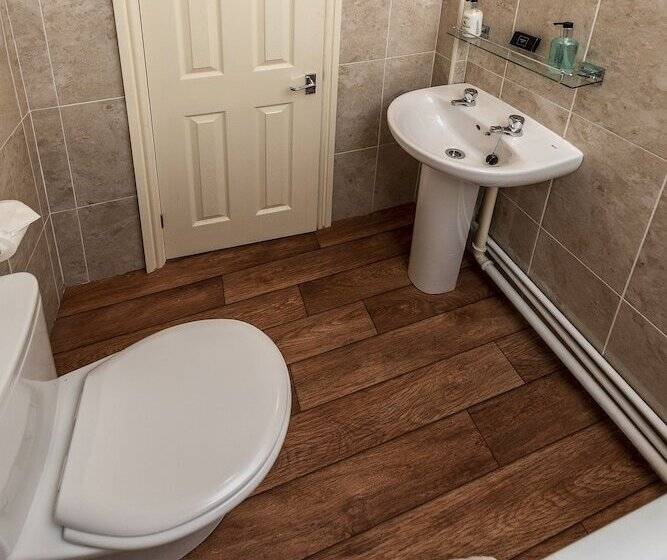 בית מלון כפרי Brook Marston Farm