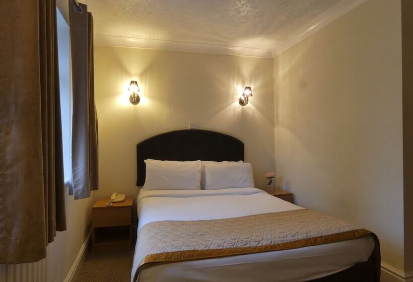 هتل Brook Marston Farm