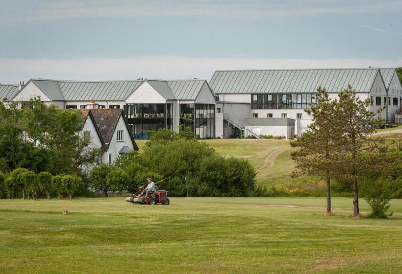 Comis Hotel & Golf Resort