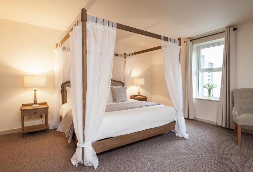 Comis Hotel & Golf Resort