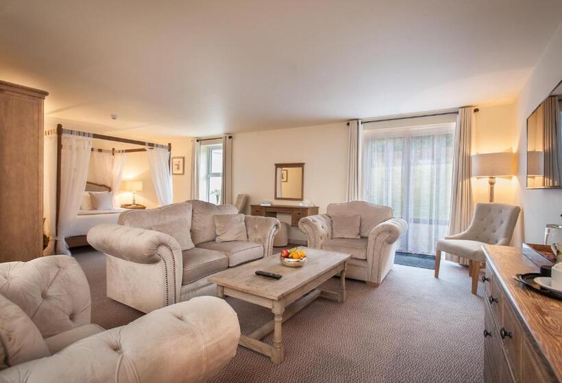 Comis Hotel & Golf Resort