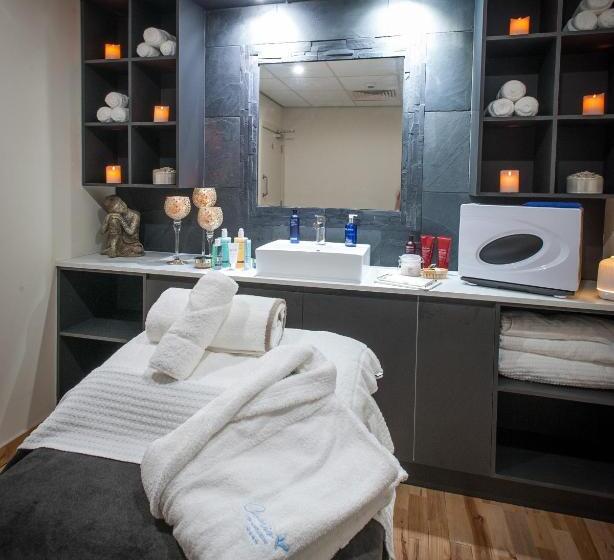 Comis Hotel & Golf Resort