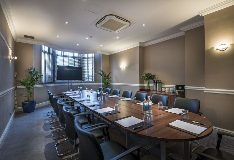 ホテル Corus  Hyde Park