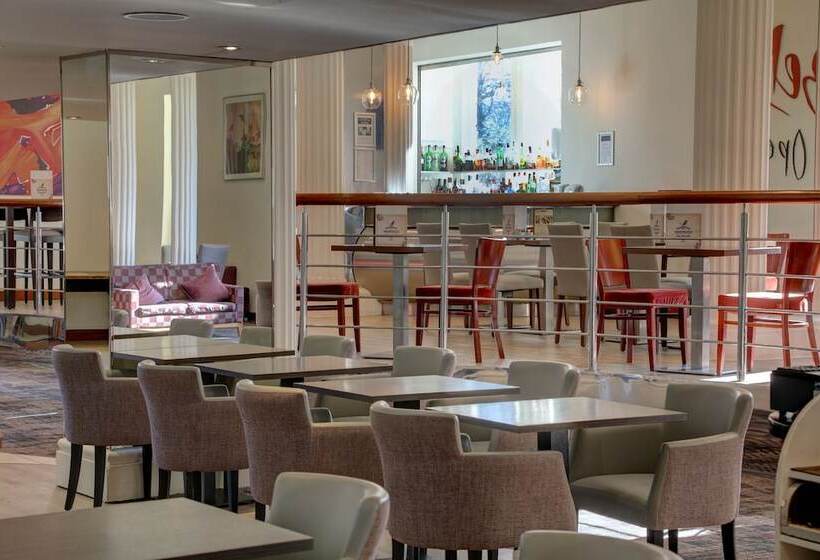 ホテル Corus  Hyde Park