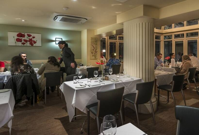 ホテル Corus  Hyde Park