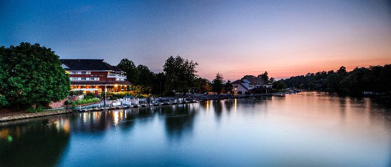 ホテル Crowne Plaza Reading