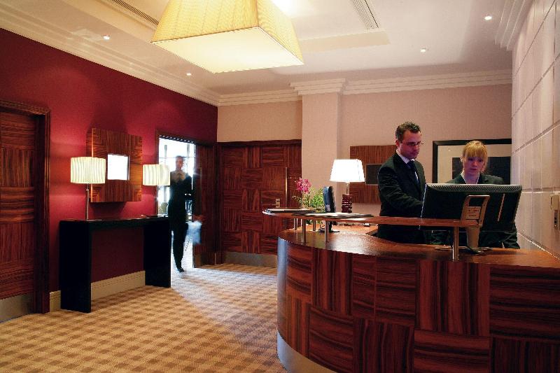 ホテル Crowne Plaza Reading