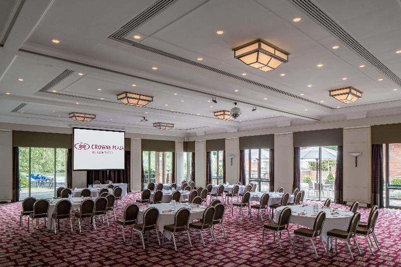 ホテル Crowne Plaza Reading