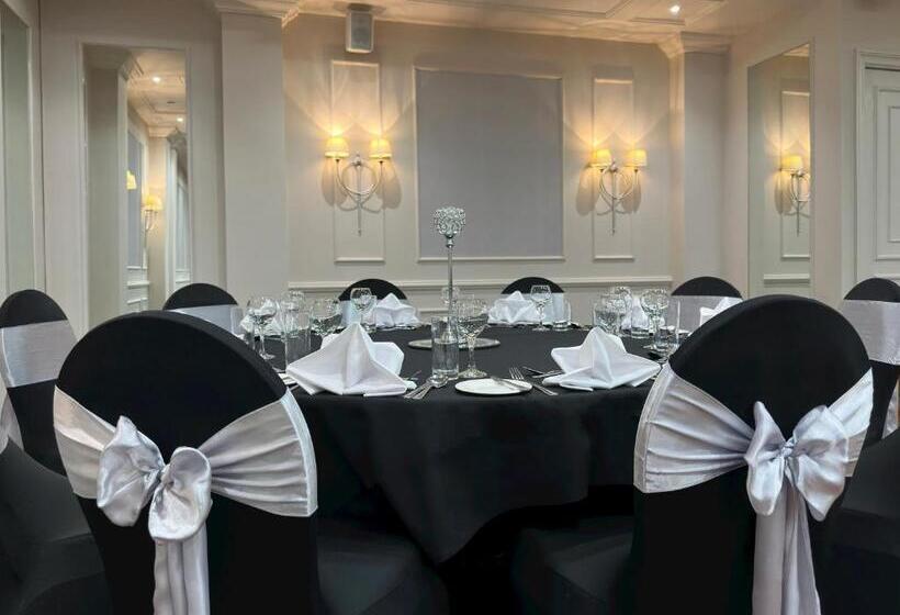 호텔 The Aberdeen Dyce