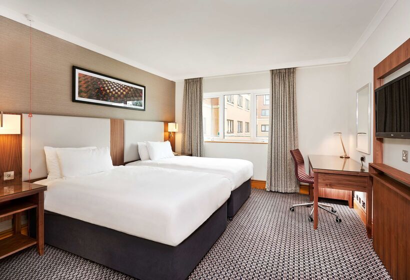 هتل Doubletree By Hilton Coventry