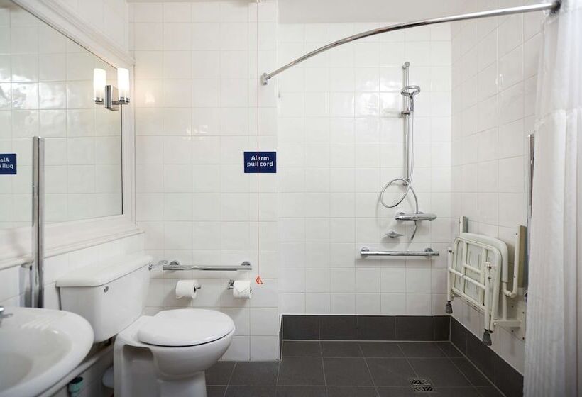 هتل Doubletree By Hilton Coventry