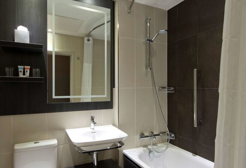 בית מלון כפרי Doubletree By Hilton  Edinburgh City Centre