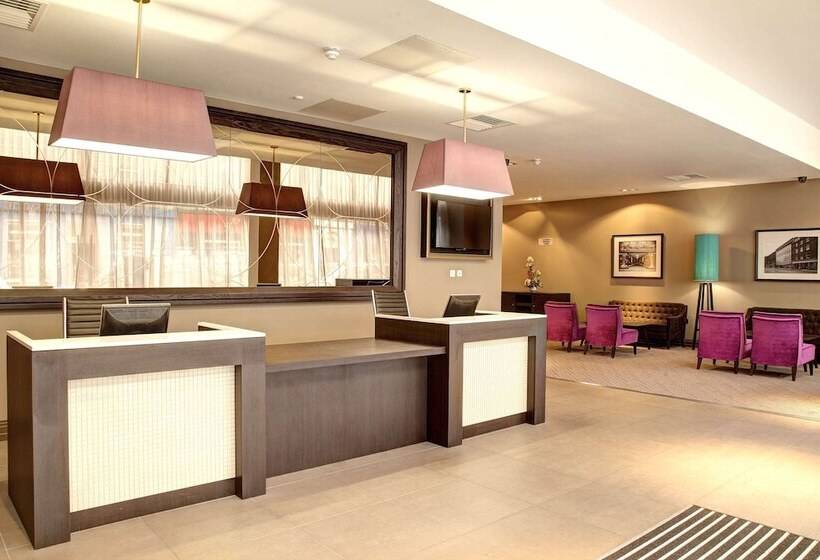בית מלון כפרי Doubletree By Hilton  Edinburgh City Centre