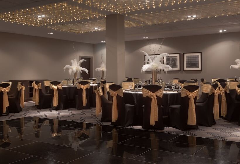 בית מלון כפרי Doubletree By Hilton  Edinburgh City Centre