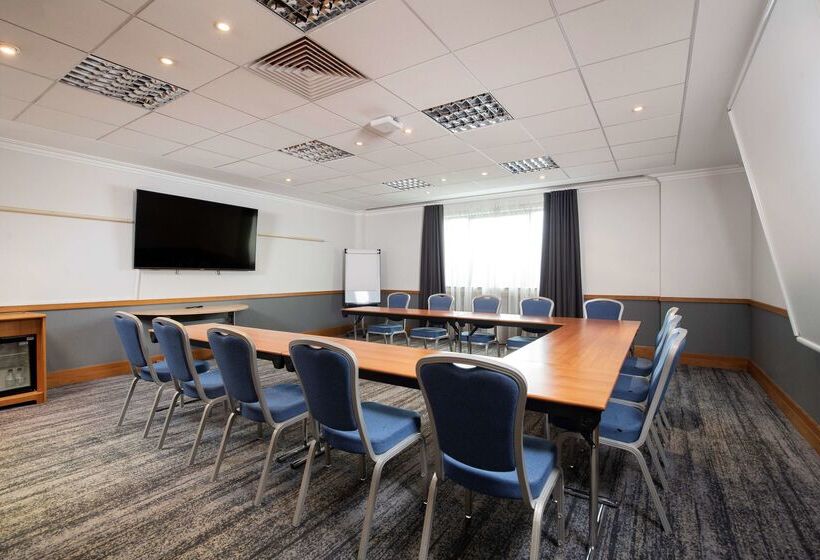 호텔 Doubletree By Hilton  Swindon