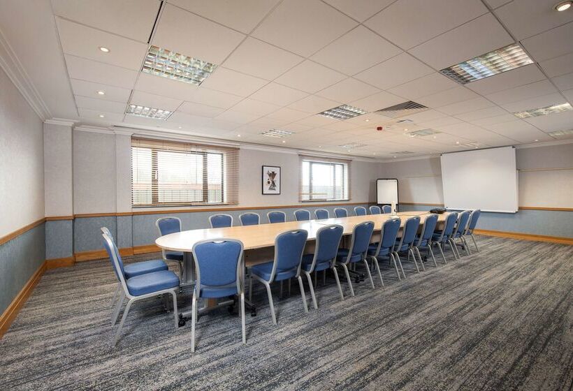 호텔 Doubletree By Hilton  Swindon