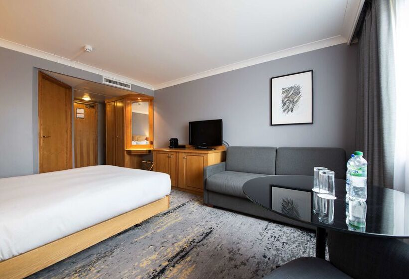 호텔 Doubletree By Hilton  Swindon