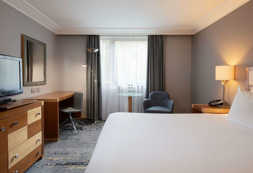 호텔 Doubletree By Hilton  Swindon