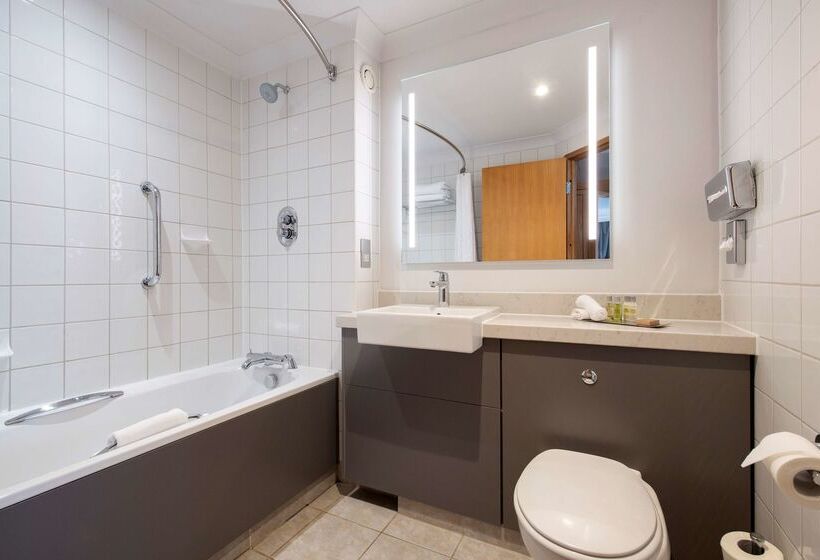 호텔 Doubletree By Hilton  Swindon