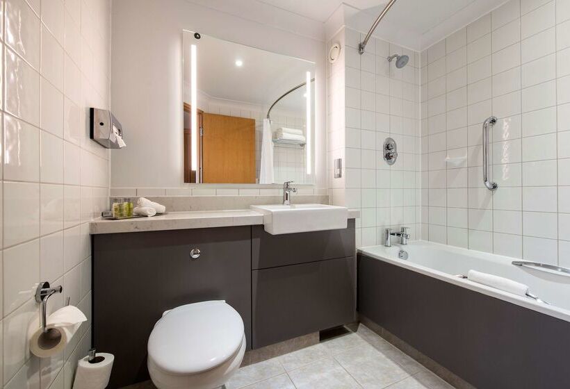 호텔 Doubletree By Hilton  Swindon