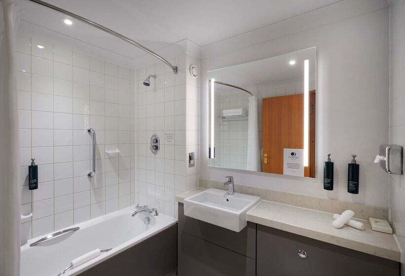 호텔 Doubletree By Hilton  Swindon