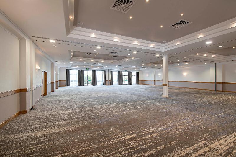 호텔 Doubletree By Hilton  Swindon