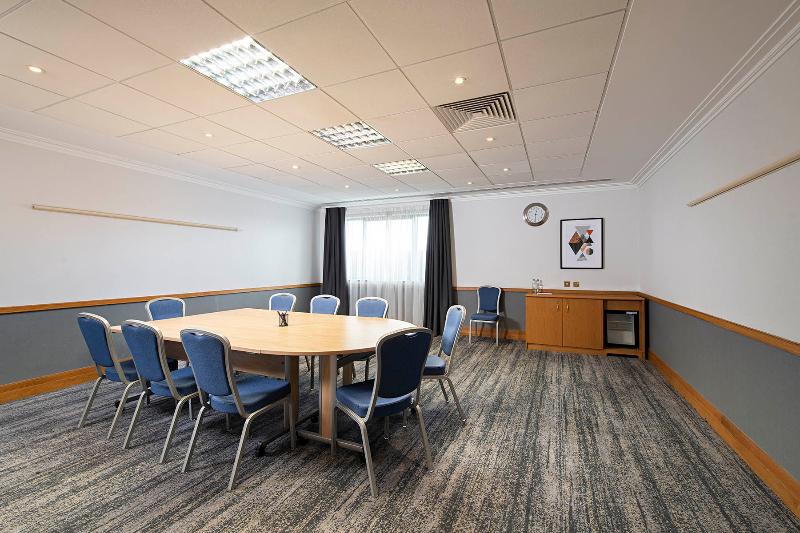 호텔 Doubletree By Hilton  Swindon