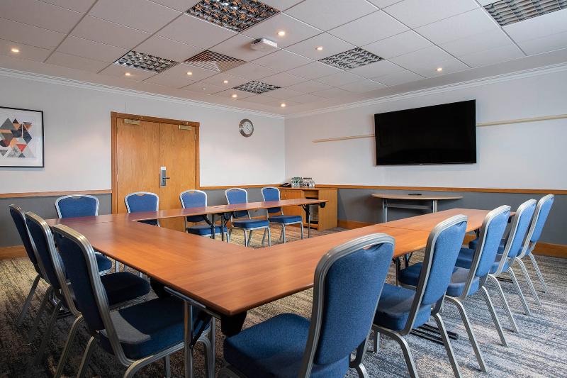 호텔 Doubletree By Hilton  Swindon