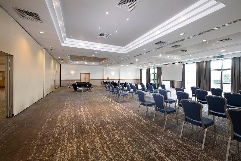 호텔 Doubletree By Hilton  Swindon