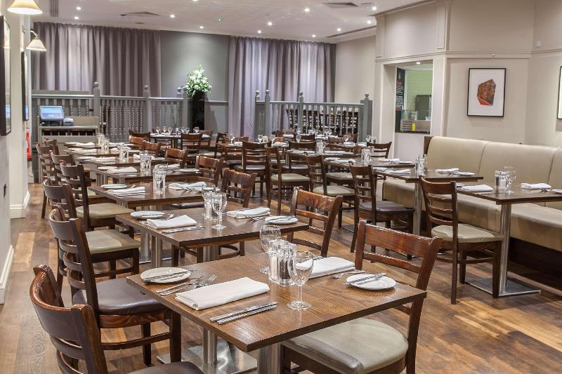 호텔 Doubletree By Hilton  Swindon