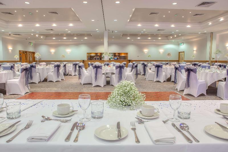 호텔 Doubletree By Hilton  Swindon