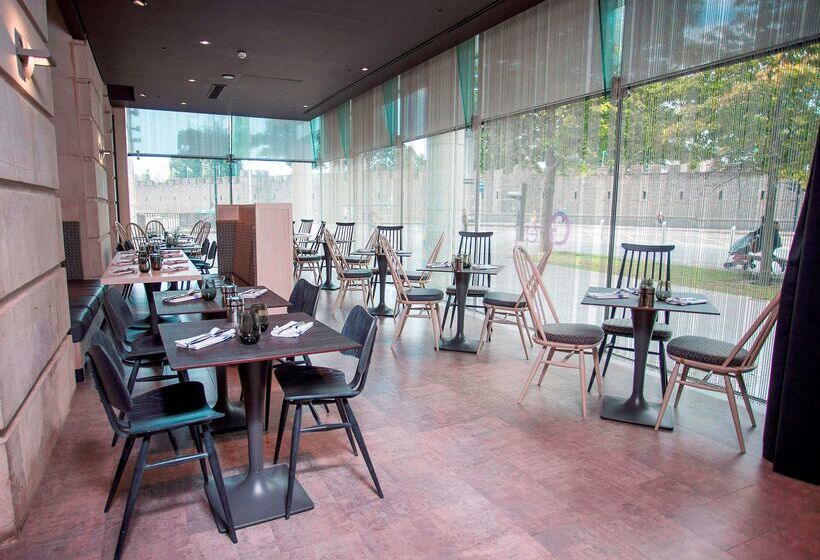 酒店 Hilton Cardiff