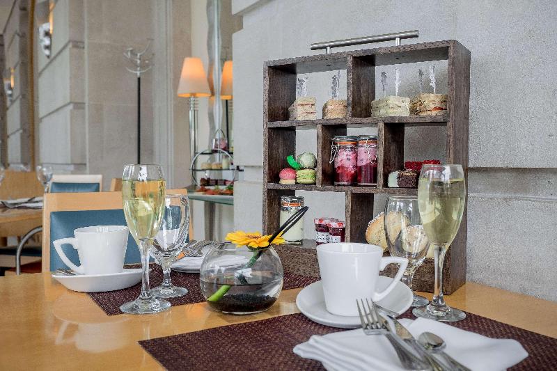 酒店 Hilton Cardiff