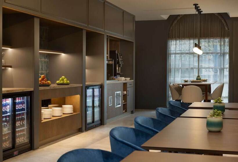 酒店 Hilton Cardiff