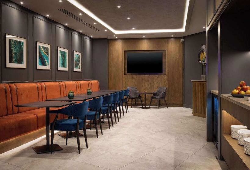 酒店 Hilton Cardiff