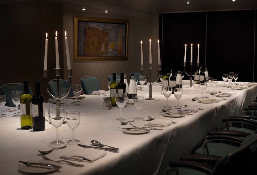 酒店 Hilton Cardiff