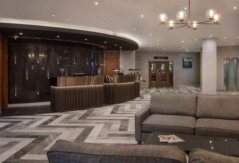 酒店 Hilton Cardiff