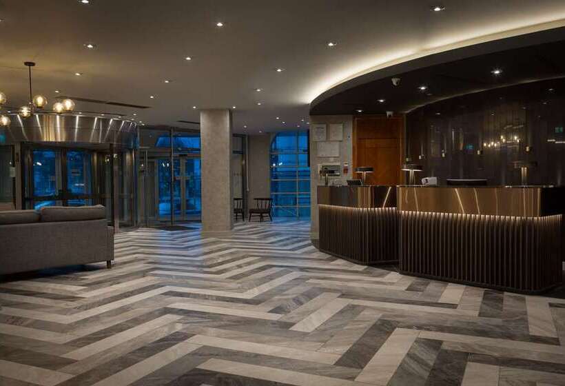 酒店 Hilton Cardiff