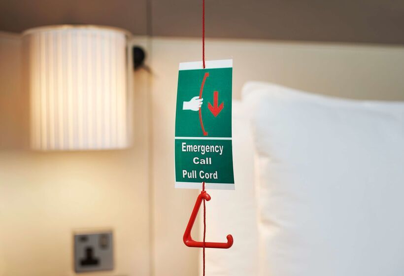 호텔 Hilton London Heathrow Airport