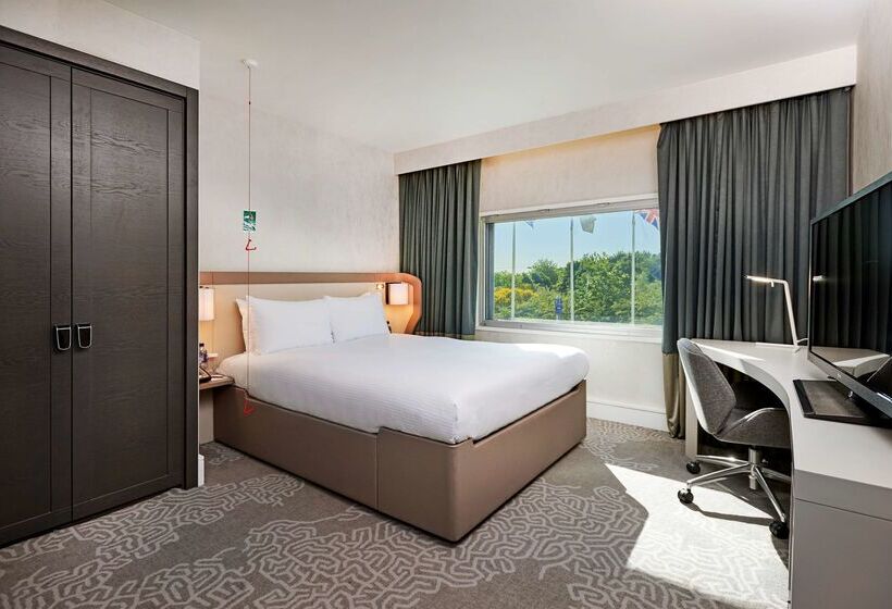 호텔 Hilton London Heathrow Airport