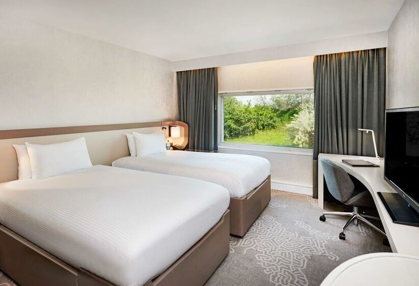 호텔 Hilton London Heathrow Airport